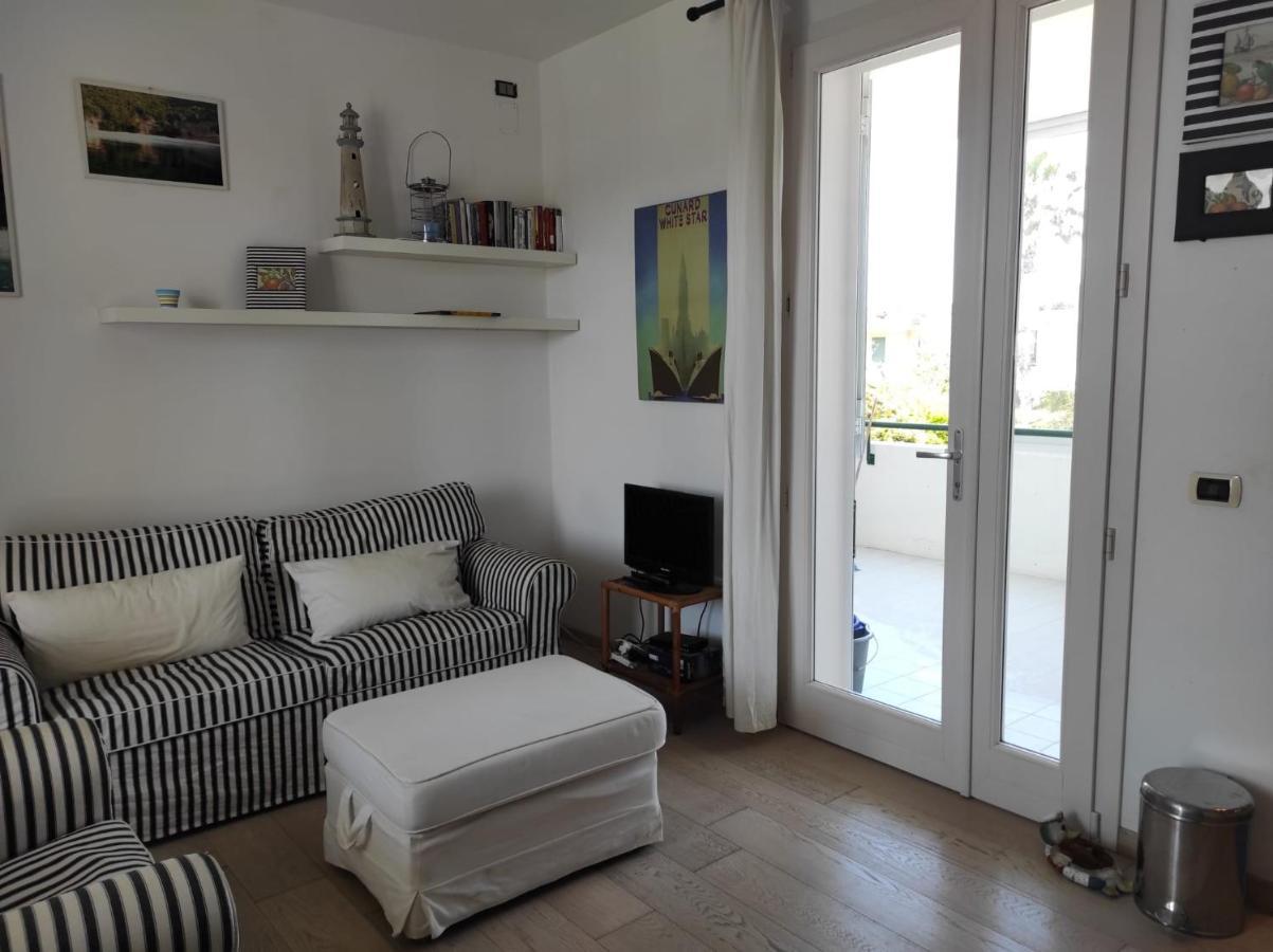 Grazioso Appartamento Vicino Al Mare San Cataldo  Ngoại thất bức ảnh