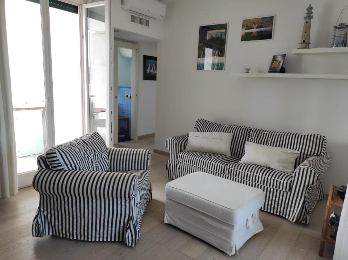 Grazioso Appartamento Vicino Al Mare San Cataldo  Ngoại thất bức ảnh