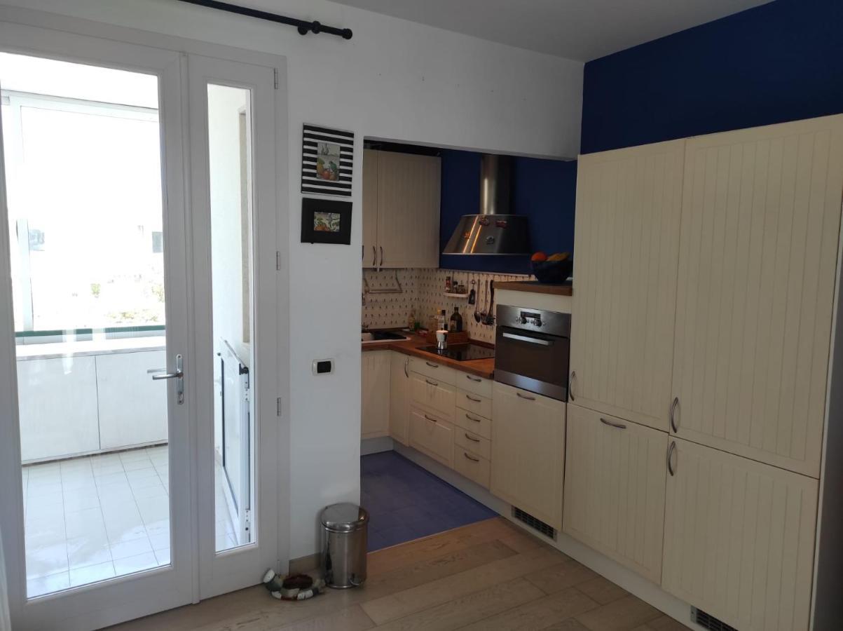 Grazioso Appartamento Vicino Al Mare San Cataldo  Ngoại thất bức ảnh