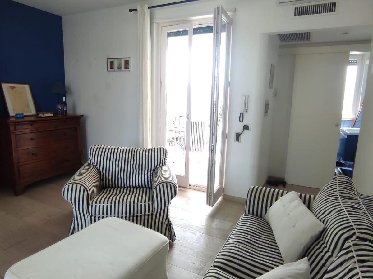 Grazioso Appartamento Vicino Al Mare San Cataldo  Ngoại thất bức ảnh